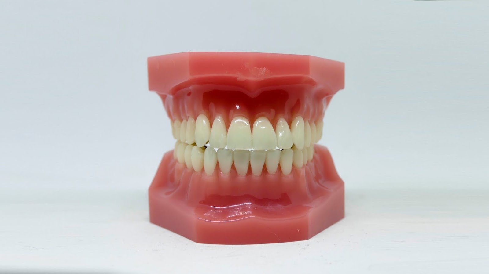 Exploring the Advantages of an Orthodontic Tooth Positioner